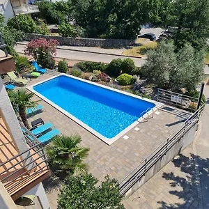 https://apartments-lounger-frkovic.primorje-gorskikotar.com